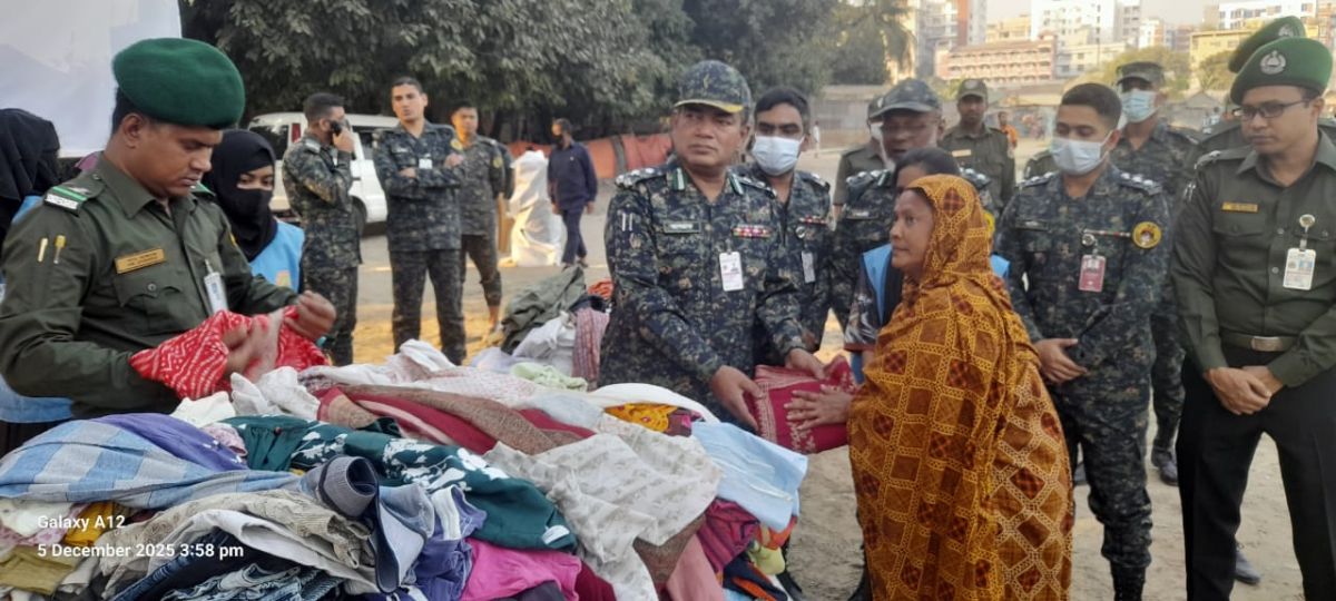 *কড়াইল অগ্নিকাণ্ডে ক্ষতিগ্রস্তদের পাশে আনসার–ভিডিপি: শীতবস্ত্র ও ধারাবাহিক মানবিক সহায়তা প্রদান*