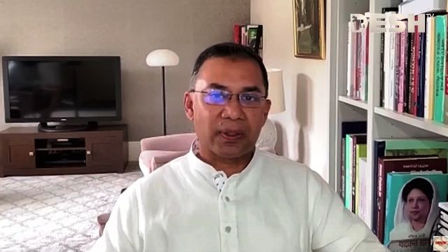 KBB shifokori kabinetida shoxli kotib Mya Diamond. Juda seksual kotiba Mya Diamond.