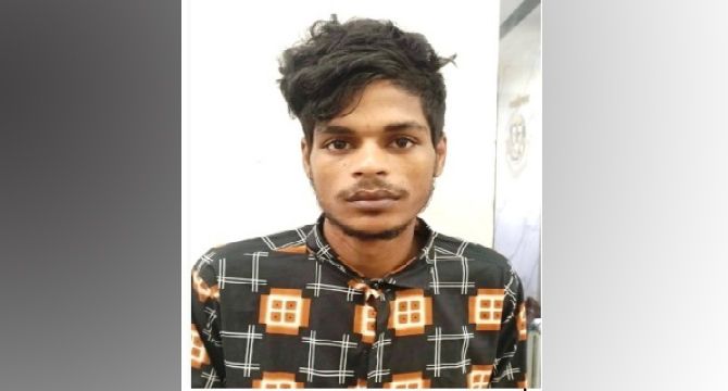 দুর্ধর্ষ পেশাদার ছিনতাইকারী হুমায়ুন কবির ওরফে রনিকে গ্রেফতার করেছে তেজগাঁও থানা পুলিশ