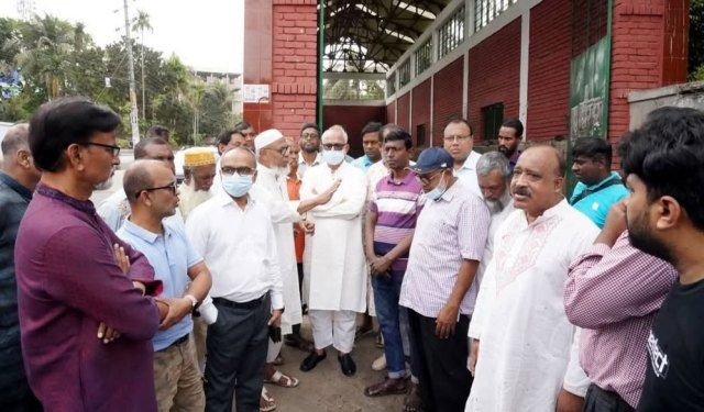নগরীর বিভিন্ন সেকেন্ডারী ট্রান্সফার স্টেশন (এসটিএস) সরেজমিন পরিদর্শন করেন
