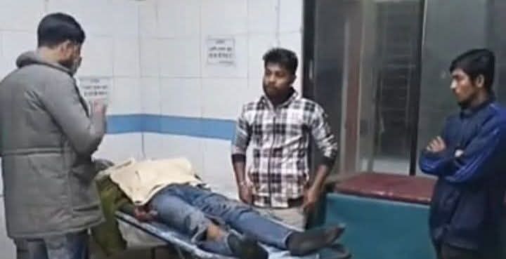 খুলনা নগরীতে দুর্বৃত্তদের ধারালো অস্ত্রের কোপে সুন্দরবন কলেজের ছাত্র গুরুতর আহত