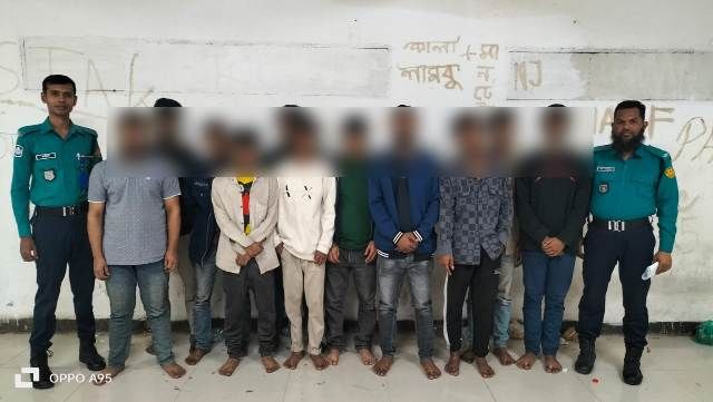 মোহাম্মদপুর থানা পুলিশের অভিযানে ১৩ জন গ্রেফতার
