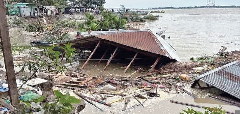 নদী লুটের মহাযজ্ঞ:ভাঙনের ঝুঁকিতে জাতীয় গ্রিড,উৎকণ্ঠায় হাজারো পরিবার