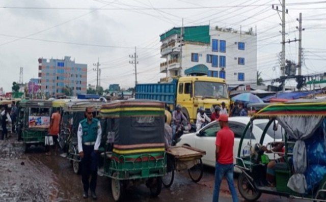 জেলা প্রশাসনকে জিয়াউর রহমান পাপুল: খুলনা নগরীর প্রবেশদ্বার গল্লামারী ব্রিজের প্রতি গুরুত্ব দিন