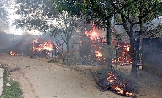 হামলায় ১৪ সেনা সদস্য আহত গুইমারায় রণক্ষেত্র: দোকানপাট ও বাসা বাড়িতে অঅগ্নিসংযোগ