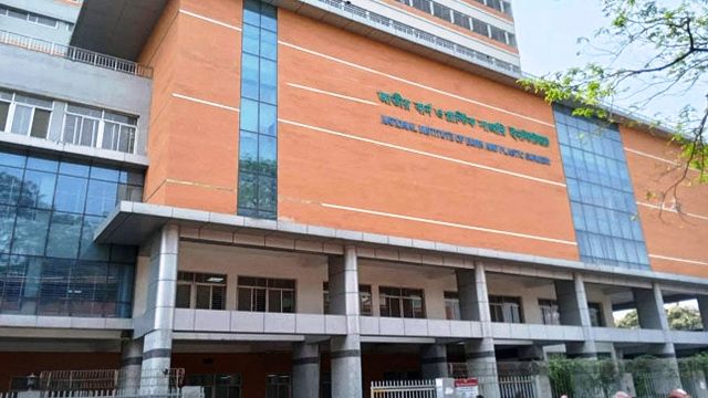 রাজধানীর সূত্রাপুরে গ্যাস লিকেজের বিস্ফোরণ, মা-বাবা ও তিন সন্তান দগ্ধ