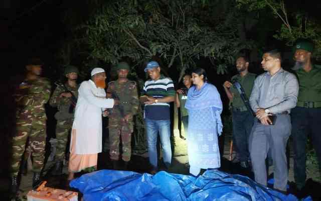 সিরাজদিখানে অবৈধ মাটি কাটার গডফাদার লতব্দী ইউনিয়ন পরিষদ ভারপ্রাপ্ত চেয়ারম্যান গ্রেফতার