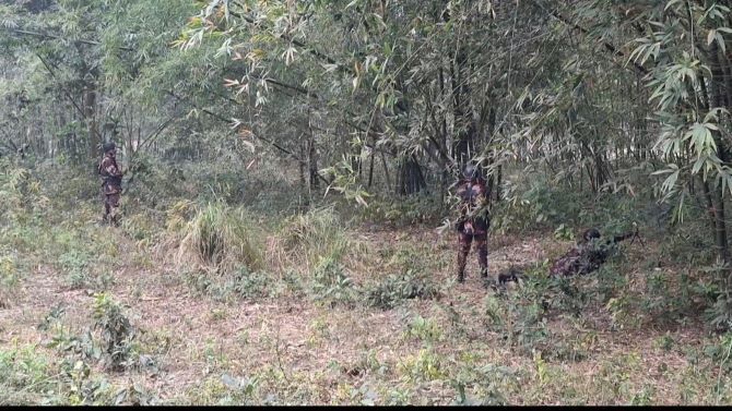 জয়পুরহাটের পাঁচবিবির উচনা সীমান্তে ফের উত্তেজনা: কাঁটাতার স্থাপনের চেষ্টা, বিজিবির বাধায় পিছু হটলো  বিএসএফ