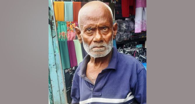 পাগল গনি গেলেন না পরিবারের সাথে টাকা জমা আছে সমাজসেবায়