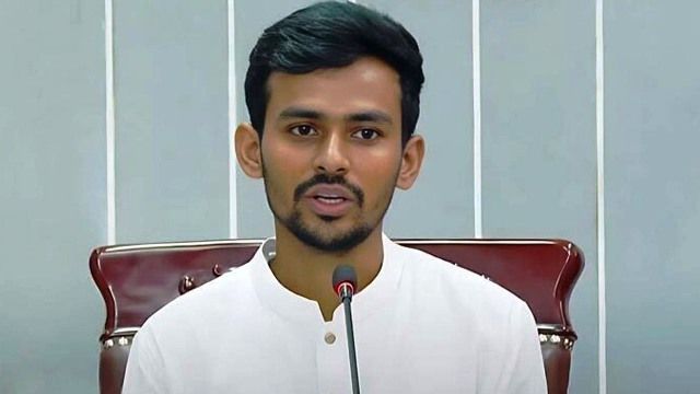 একজনকে পুনর্বাসন না করায় সহস্র গালি দিয়েছেন: উপদেষ্টা আসিফ