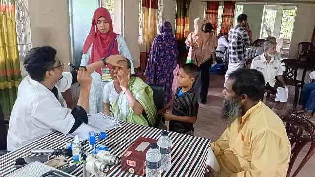 বোদায় বিনামূল্যে চক্ষু ক্যাম্পে সেবা নিল ২ শতাধিক দরিদ্র রোগী