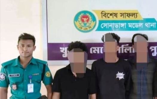 খুলনায় দেশীয় অস্ত্রসহ কিশোর গ্যাংয়ের ৩ সদস্য গ্রেফতার