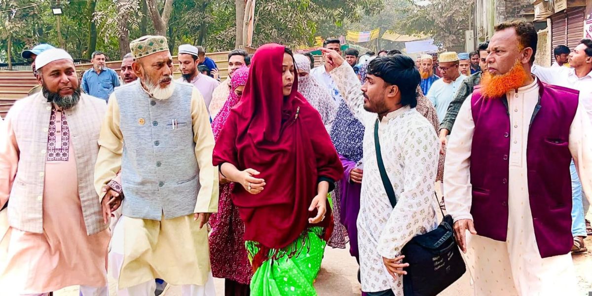 সাভার আশুলিয়ায়"এনসিপি"প্রার্থী শাপলা কলির দিলশারা পারুলের গণসংযোগ