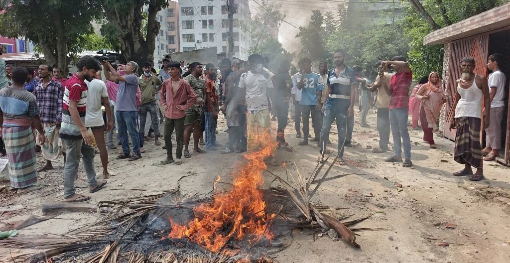 খুলনার মজগুন্নিতে বাস্তুহারা কলোনিতে উচ্ছেদ অভিযান: পুলিশ-বাসিন্দাদের সংঘর্ষে ৩০ জন আহত
