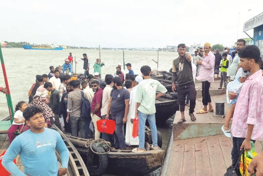 সুপ্রিম কোর্টের আদেশে অগ্রাহ্য করে খুলনার ৮ ঘাটে বিআইডব্লিউটিএ’র ইজারা কার্যক্রম