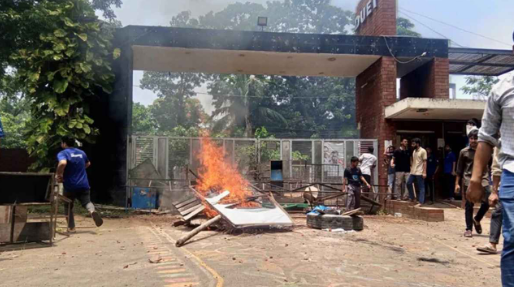 ডুয়েট ভিসি নিয়োগ ঘিরে রণক্ষেত্র, আহত ১৫