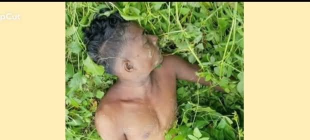 কেশবপুর গৌরীঘোনায় ঝোপের ভেতর মিলল যুবকের লাশ উদ্ধার করেছে পুলিশ