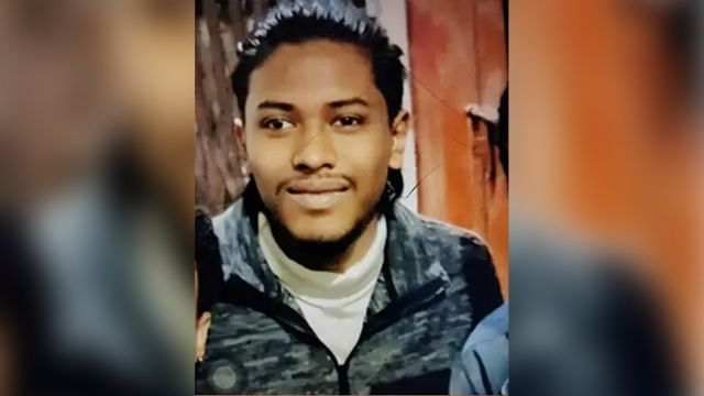 পুরান ঢাকায় প্রেমিকার বাসার সিঁড়িতে কলেজছাত্রের মরদেহ উদ্ধার
