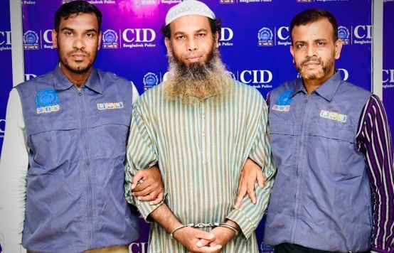 প্রতারণার মাধ্যমে ব্যবসার স্বার্থ হাসিল,  সিআইডির হাতে গ্রেফতার ১