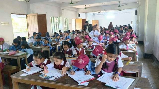 শিবপুরে নববিকাশ কিন্ডারগার্টেন এসোসিয়েশনের  মেধাবৃত্তি পরীক্ষা অনুষ্ঠিত