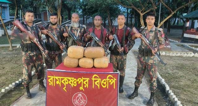 গাংনীতে সাড়ে ২৫ কেজি গাঁজা উদ্ধার