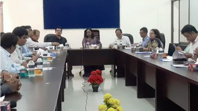 দিনাজপুরের হিলি স্থলবন্দর ও শুল্ক স্টেশন পরিদর্শন করেছেন বিভিন্ন মন্ত্রণালয়ের ১২ সদস্যের প্রতিনিধি দল