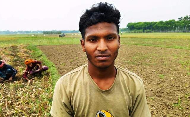 অর্থাভাবে ভর্তি হতে না পারা জাবি শিক্ষার্থীর পড়াশোনার দায়িত্ব নিলেন শিক্ষামন্ত্রী