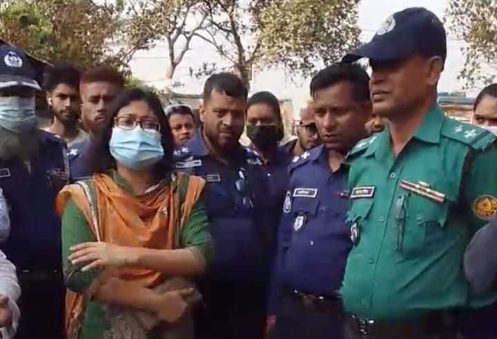 আশুলিয়ায় রাজুকের নির্বাহী ম্যাজিস্ট্রেটের সচেতনতামূলক বার্তা-নিয়ম মেনে ভবন নির্মাণ করুন!