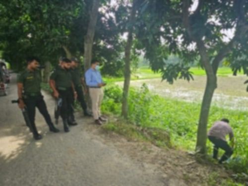 অবৈধভাবে ড্রেজার দিয়ে বালু উত্তোলন দায়ে ভ্রাম্যমাণ আদালতে পাইপ অপসারণ ও বিনষ্ট