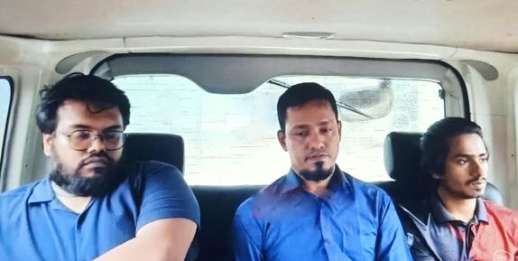 যশোরে অনলাইনে ৪৭ লাখ টাকার প্রতারণা মামলায় প্রতারকচক্রের তিন সদস্য আটক