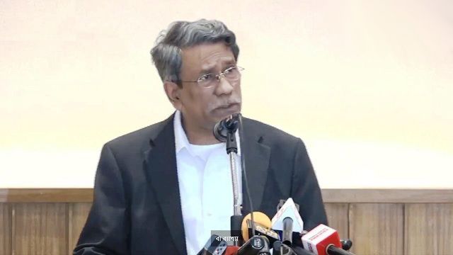 জুলাইয়ের মাঝামাঝিতে জাতীয় সনদ প্রণয়নের জায়গায় যেতে পারব: আলী রীয়াজ