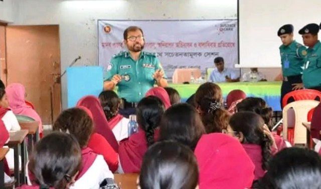 খুলনায় মানব পাচার, অনিরাপদ অভিবাসন ও বাল্যবিবাহ প্রতিরোধে সচেতনতামূলক সেশন অনুষ্ঠিত