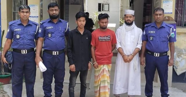 নন্দীগ্রামে মাদককারবারীসহ গ্রেফতার তিন