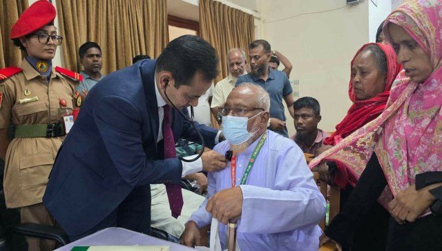 রূপগঞ্জে মুক্তিযোদ্ধা, বিশেষ চাহিদা সম্পন্ন শিশু ও দরিদ্রদের বিনামূল্যে চিকিৎসা সেবা