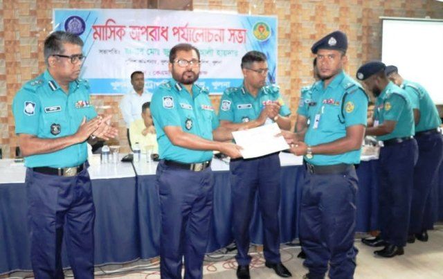 খুলনার কেএমপি’র মাসিক অপরাধ পর্যালোচনা সভা অনুষ্ঠিত হয়েছে