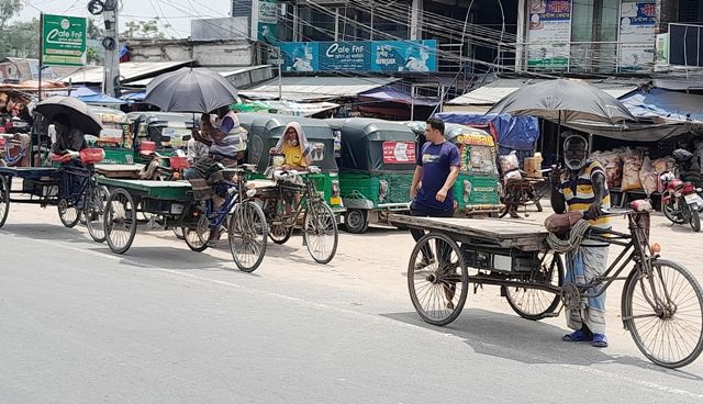 তীব্র তাপদাহে বিপর্যস্ত জনজীবন, বৃষ্টির অপেক্ষায় নন্দীগ্রামবাসী