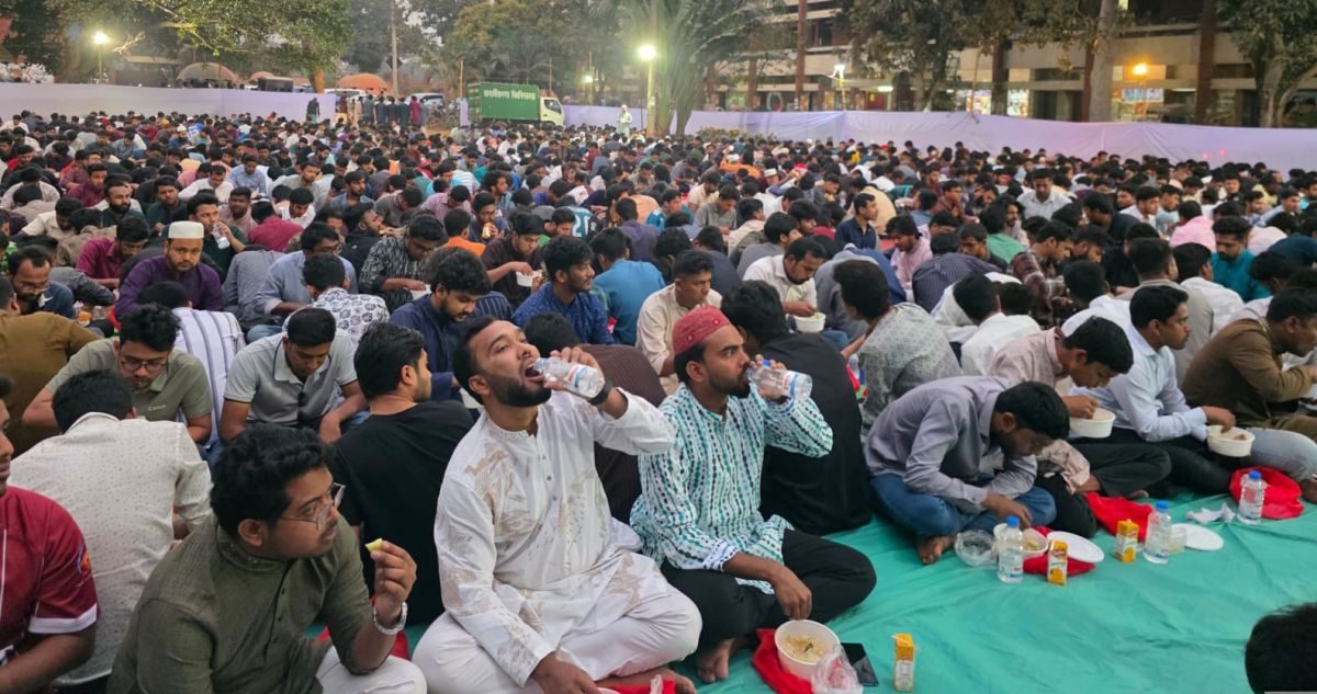 বেগম জিয়ার রুহের মাগফিরাত কামনায় জাবি ছাত্রদলের দোয়া ও ইফতার মাহফিল