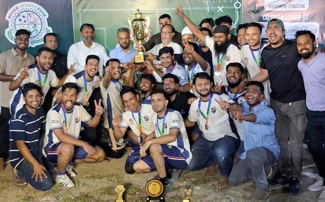 বুটেক্স অ্যালামনাই সুপার কাপে চ্যাম্পিয়ন ‘ব্লেজ ৪১’