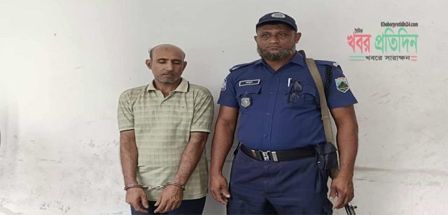 বড়াইগ্রামে পুলিশ পরিচয়ে বিকাশ কর্মীকে অপহরণ; এক ভুয়া পুলিশ আটক