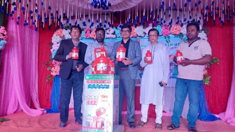 জয়পুরহাটে স্থানীয়ভাবে উৎপাদিত কিং টমেটো সস এর বাজারজাতকরনের উদ্বোধন