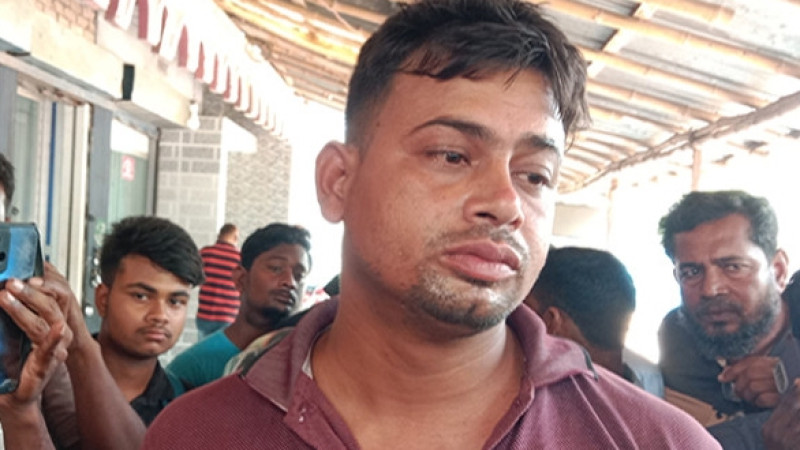 যশোরের শার্শায় ১০ পিস স্বর্ণের বারসহ পাচারকারী আটক