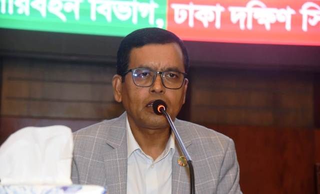 তিন চাকার স্বল্পগতির ব্যাটারিচালিত রিক্সা ( ই-রিক্সা) প্রশিক্ষণের উদ্বোধন করেন মাননীয় প্রশাসক মো. শাহজাহান মিয়া