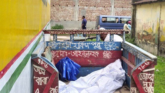 হিলিতে অজ্ঞাত ব্যক্তির মরদেহ উদ্ধার করেছে পুলিশ