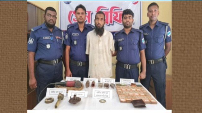 রূপসায় কৃষি ব্যাংকের ভল্ট ভেঙে টাকা লুট:দেড় লক্ষাধিক টাকা.স্টোন কাটিং ডিস্ক ও গ্রান্ডিং মেশিন উদ্ধার