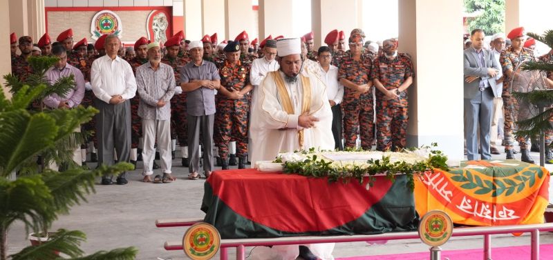 শহিদ ওয়্যারহাউজ ইন্সপেক্টর খন্দকার জান্নাতুল নাঈমের জানাজা সম্পন্ন