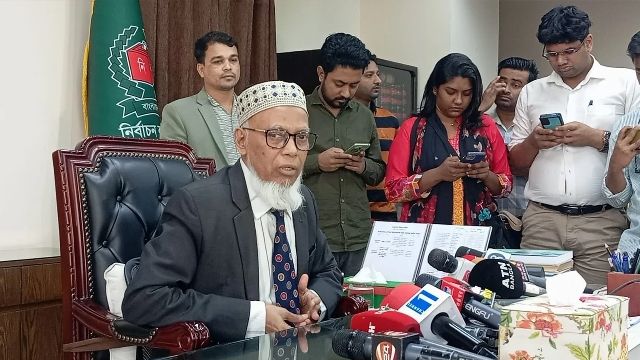 নির্বাচনি দায়িত্বে আচরণবিধি প্রতিপালনে ব্যর্থ হলে ব্যবস্থা : ইসি মাছউদ