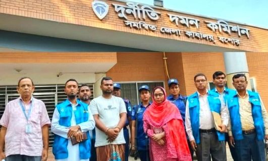 বেনাপোল কাস্টমস হাউসে ঘুষকাণ্ডে অবশেষে আটক হলেন রাজস্ব কর্মকর্তা