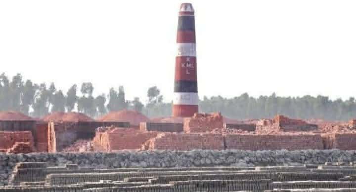 হাইকোর্টের নির্দেশ অমান্য করে ঢাকার বিভিন্ন এলাকায় অবৈধ ইটভাটা চালু-পরিবেশ দূষণে বিপর্যস্ত জনজীবন