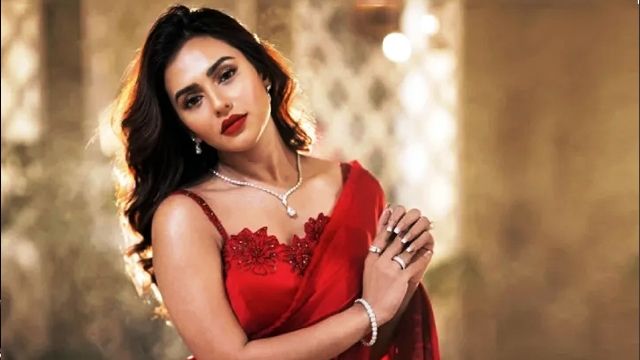 অন্ধকারে লুকিয়ে আছে এক ভয়ংকর সত্য : নুসরাত ফারিয়া