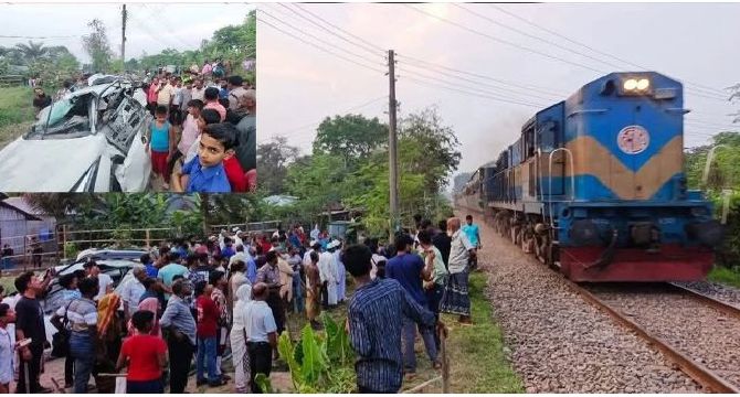 খুলনায় চলন্ত ট্রেনের ধাক্কায় দুমড়েমুচড়ে গেল প্রাইভেট কার চার জন আহত হয়েছে